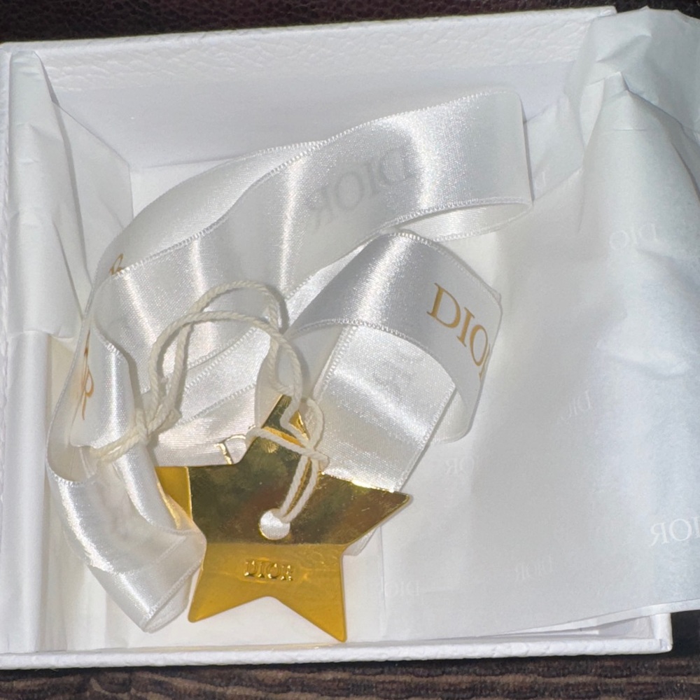 Dior box / charm
